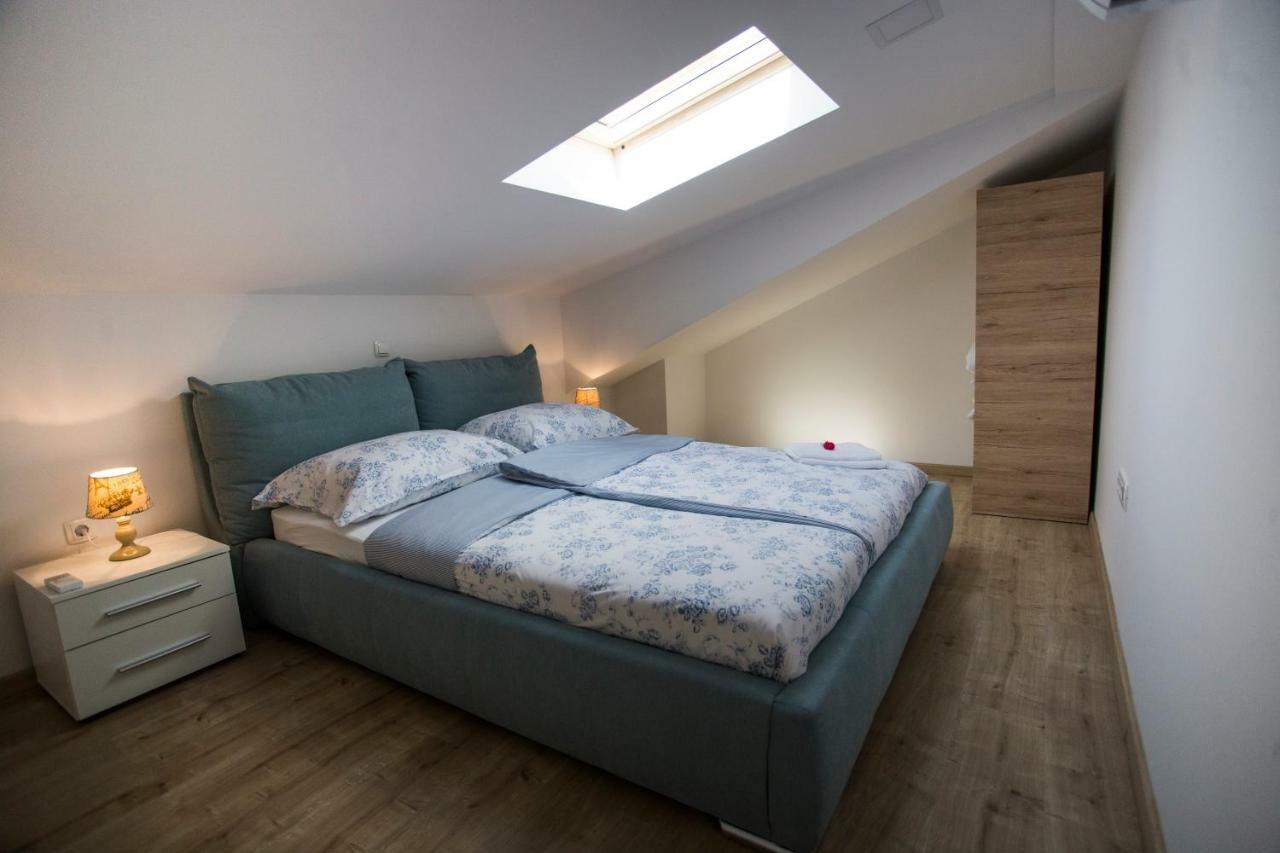 Red Rose Apartment Порторож Екстериор снимка