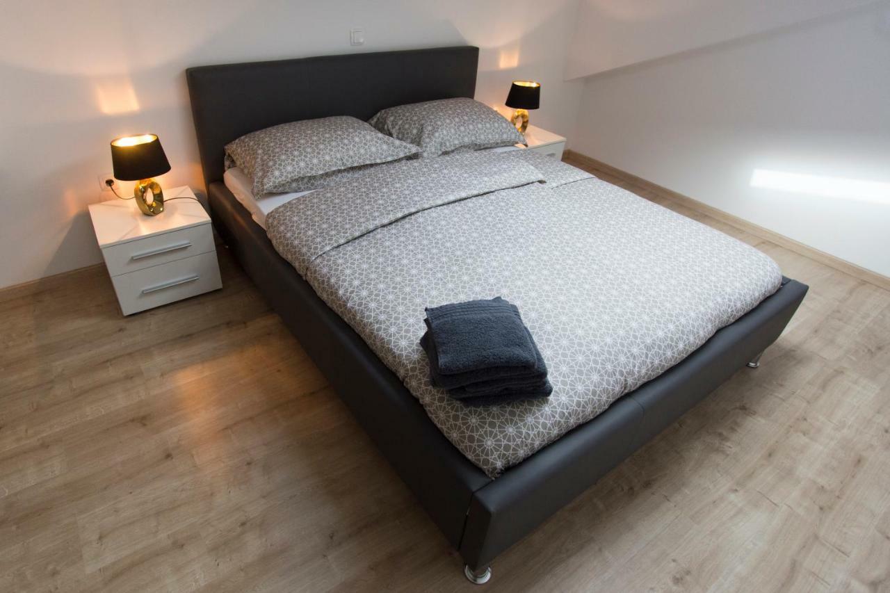 Red Rose Apartment Порторож Екстериор снимка